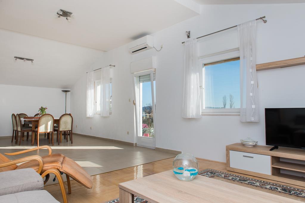 Apartments Rose Каштела Экстерьер фото
